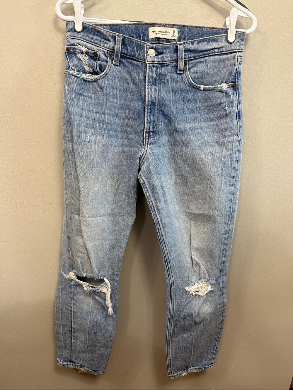 Abercrombie & Fitch High Rise Mom Jeans Light Blue Distressed Womens 28/6R